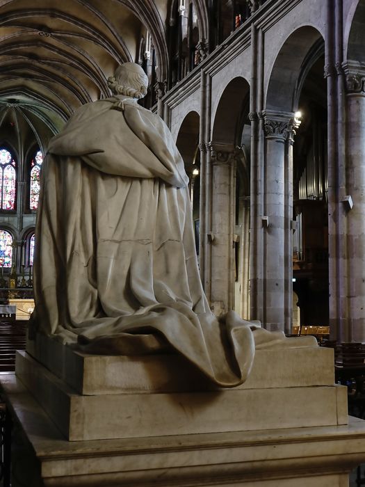 Statue : Le Cardinal de Rohan - Vue de revers