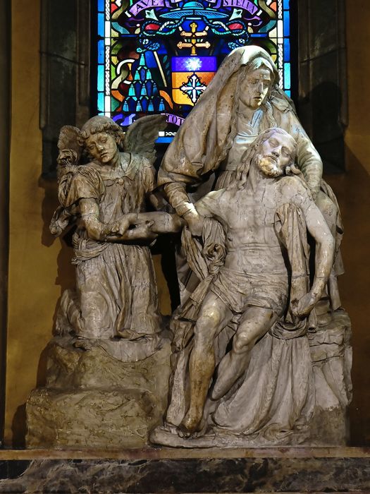 Groupe sculpté : Vierge de Pitié - Vue générale