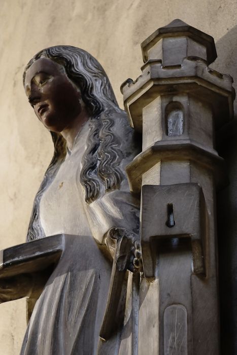 Statue : Sainte Barbe - Vue partielle