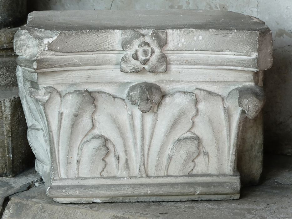Deux chapiteaux - Vue générale 2e chapiteau