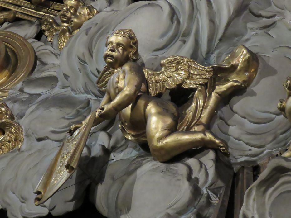 Décor, revêtement, statue, sculpture - Vue de détail : un putto de la gloire