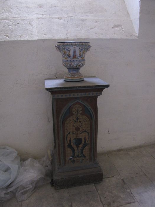 cratère et son socle