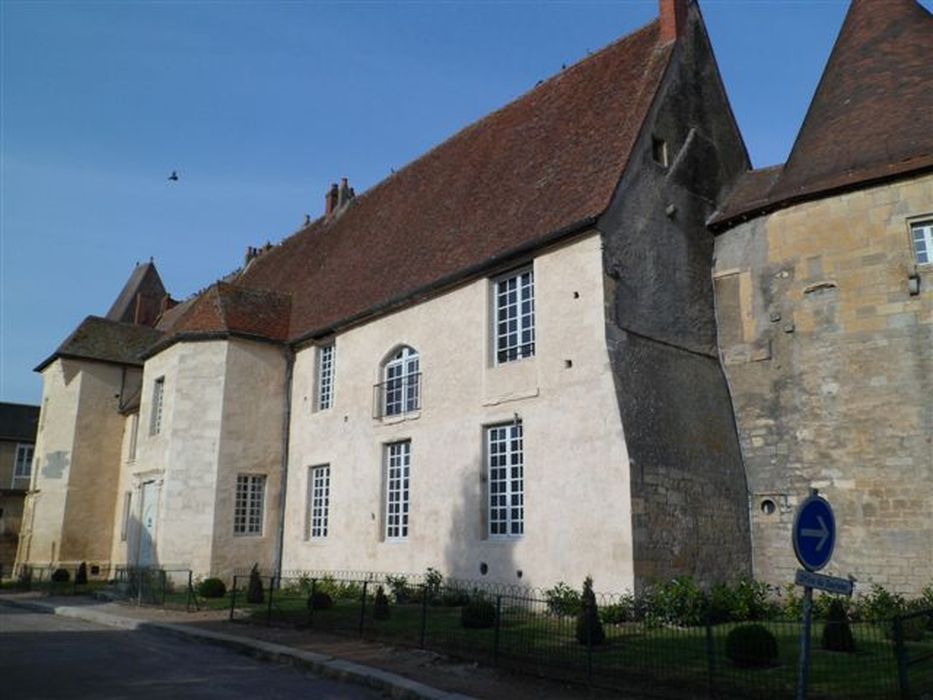 Château des Evêques de Nevers (ancien) : Ensemble sud, vue générale