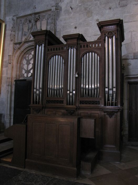 orgue de choeur - © Ministère de la Culture (France), Direction régionale des affaires culturelles de Bourgogne-Franche-Comté, tous droits réservés