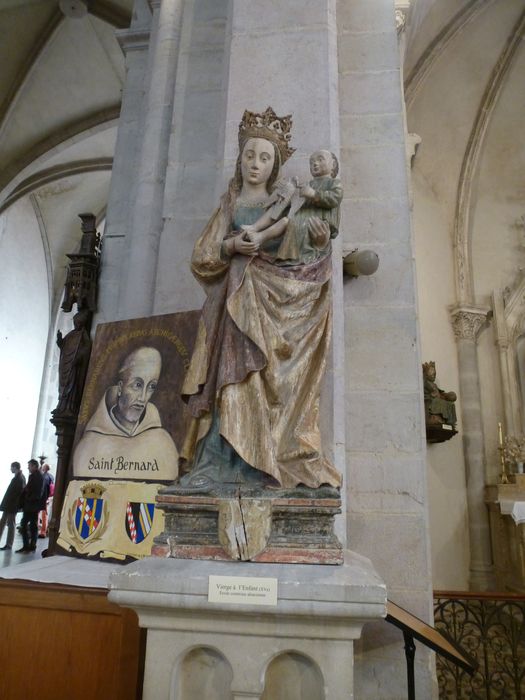 statue : Vierge à l'Enfant