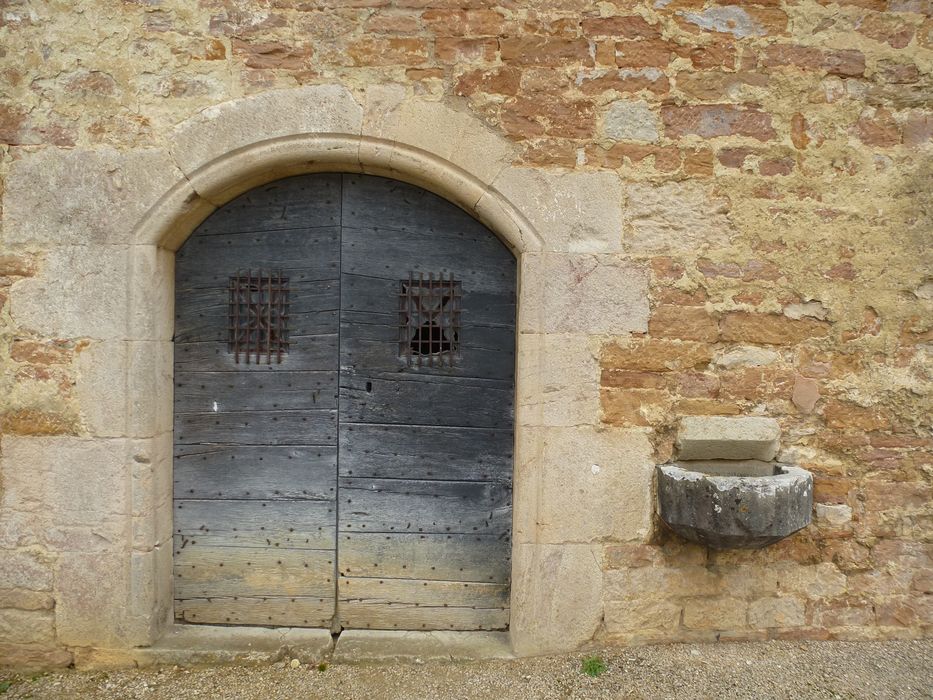 chapelle du cimetière, porte entrée chapelle, façade