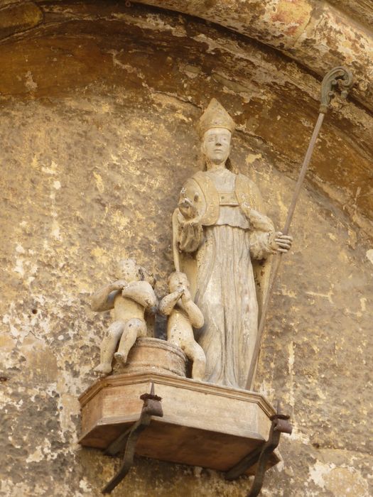 Groupe sculpté : Saint Nicolas et les trois enfants sortant du saloir