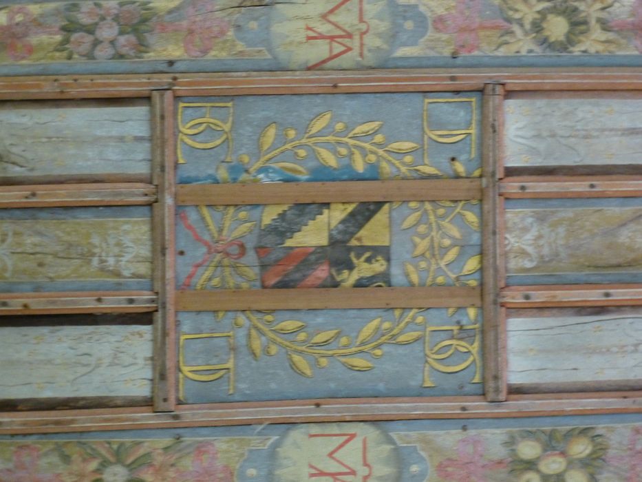 plafond, détail blason