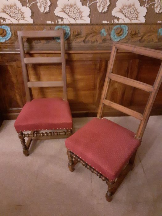 Treize chaises