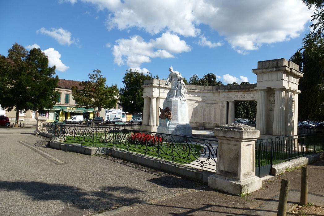 Monument aux morts de l'arrondissement de Sens