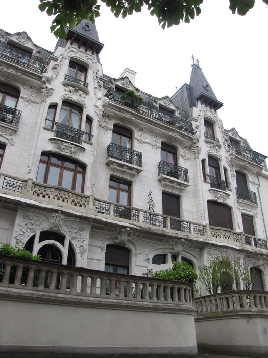 Immeuble de rapport Art Nouveau : Façade sur rue, vue générale