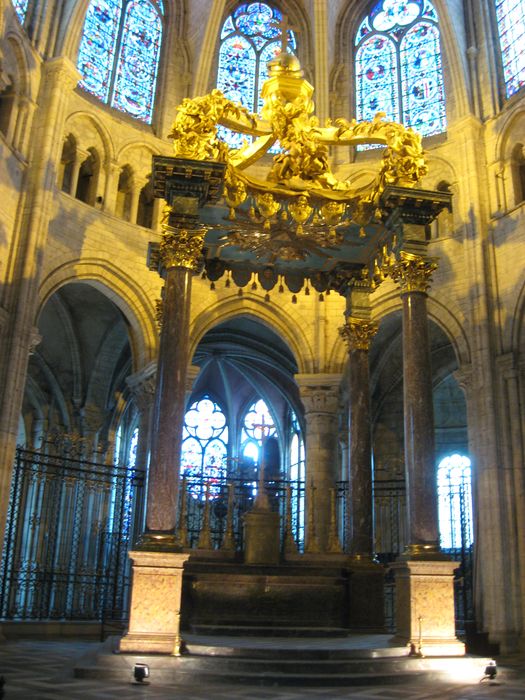 autel, ciborium (maître-autel) - © Ministère de la Culture (France), Direction régionale des affaires culturelles de Bourgogne-Franche-Comté, tous droits réservés