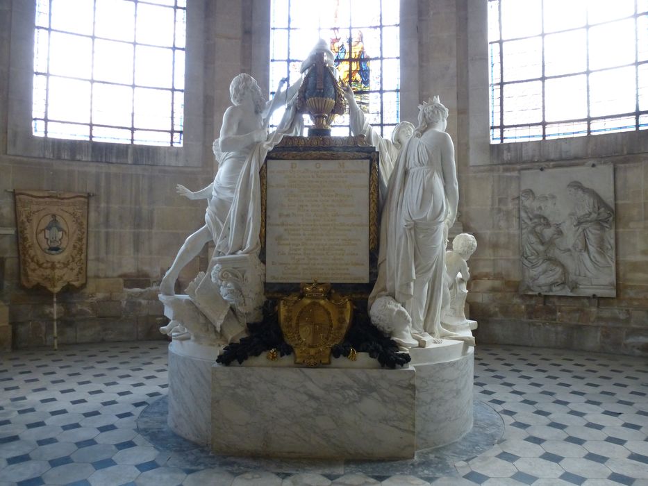 tombeau de Louis, dauphin de France, fils de Louis XV, et de sa femme, Marie-Josèphe de Saxe