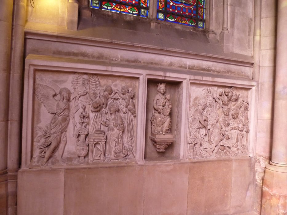 bas-reliefs : Annonciation, Adoration des bergers