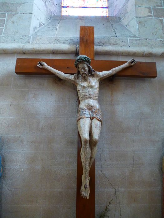 statue : Christ en croix