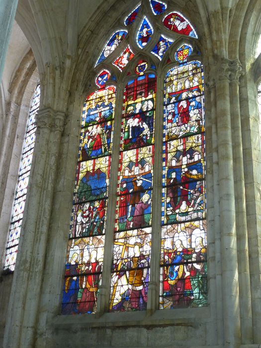 Eglise Saint-Pierre : Verrière