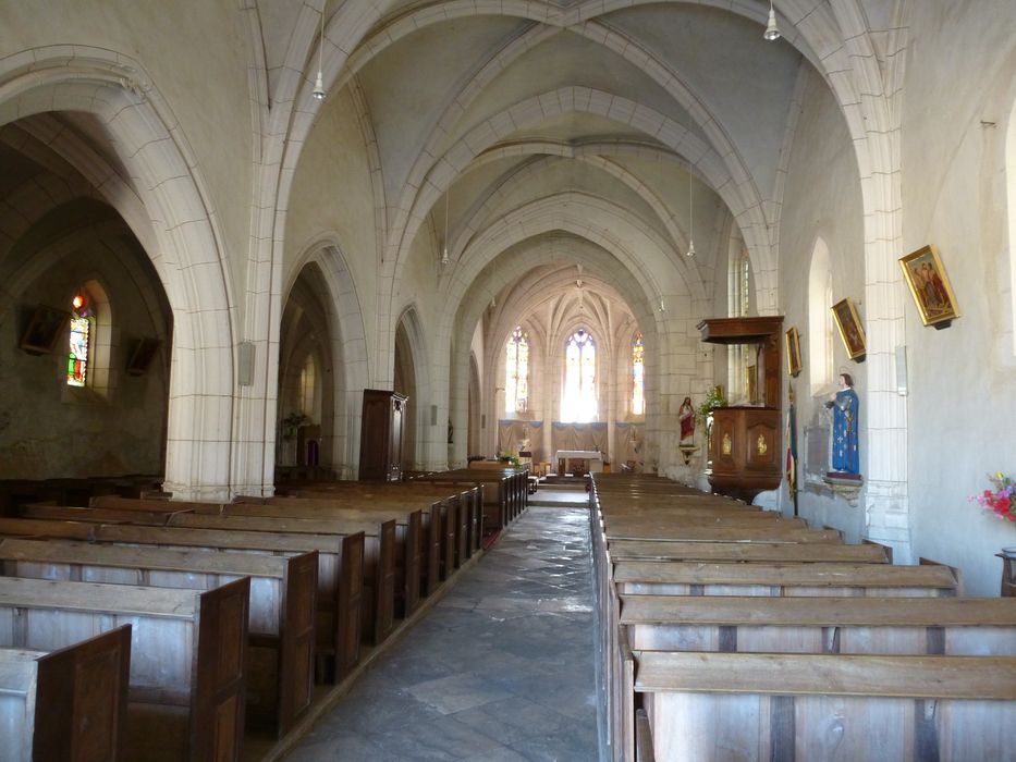 Eglise Saint-Julien : Nef, vue générale