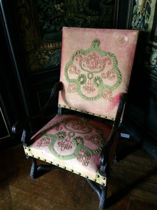 chaise de style flamand - © Ministère de la Culture (France), Direction régionale des affaires culturelles de Bourgogne-Franche-Comté – Diffusion restreinte