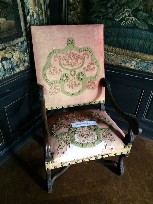 chaise de style flamand - © Ministère de la Culture (France), Direction régionale des affaires culturelles de Bourgogne-Franche-Comté – Diffusion restreinte