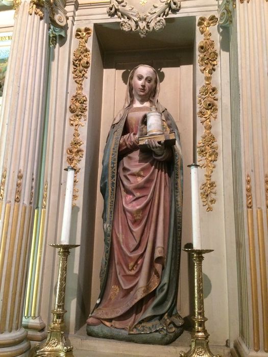 statue : Sainte Madeleine