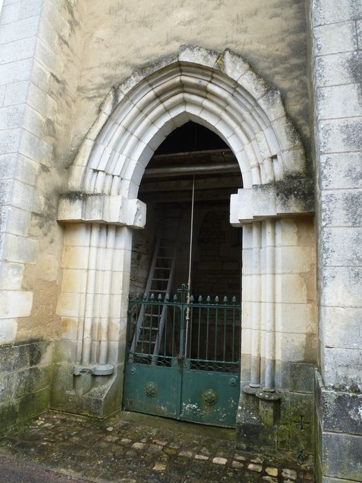 Eglise : Portail latéral nord, vue générale