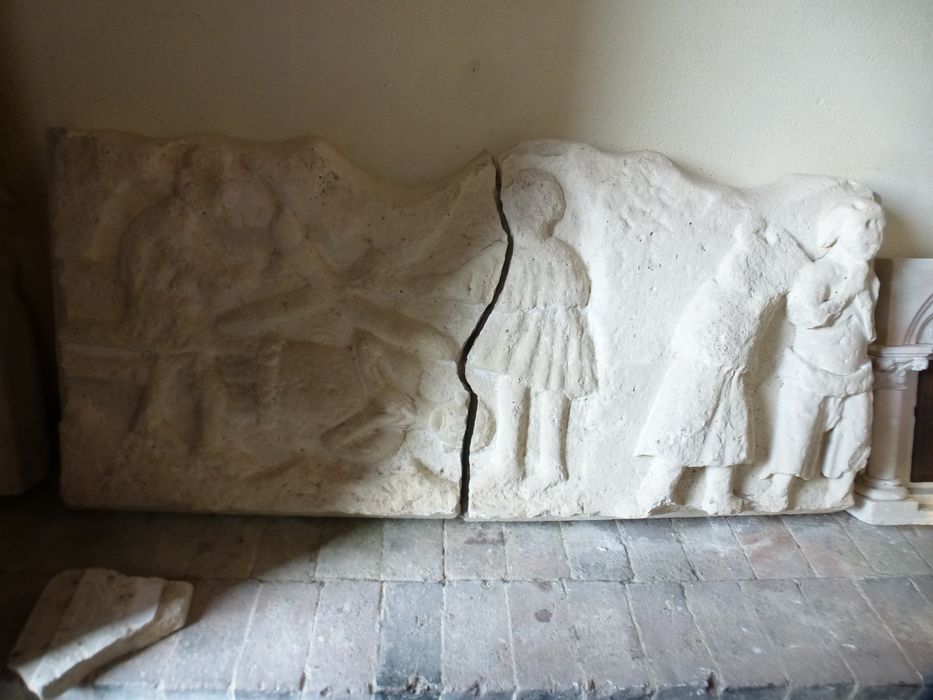 bas-relief : Le Martyre de saint Gervais et de saint Protais - © Ministère de la Culture (France), Direction régionale des affaires culturelles de Bourgogne-Franche-Comté, tous droits réservés