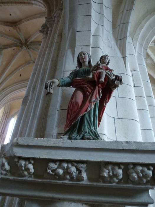 statue : Vierge à l'Enfant au scapulaire - © Ministère de la Culture (France), Direction régionale des affaires culturelles de Bourgogne-Franche-Comté, tous droits réservés