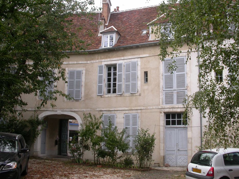 Maison de Marie Noël : Façade sur cour, vue générale