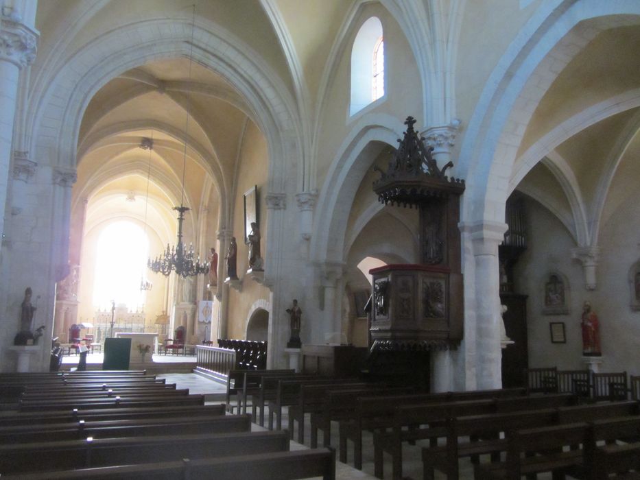 Eglise Saint-Loup : Nef, vue générale