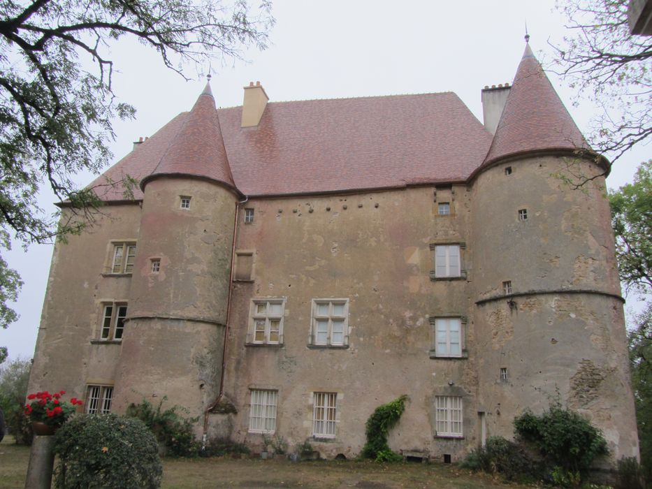 Château : Façade est, vue générale