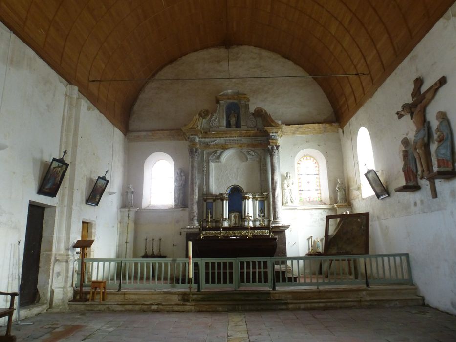 Eglise Sainte-Geneviève : Choeur, vue générale