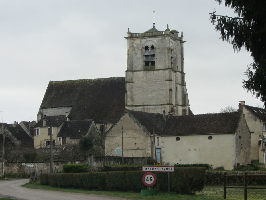 Eglise Saint-Denis : Façade latérale nord, vue générale