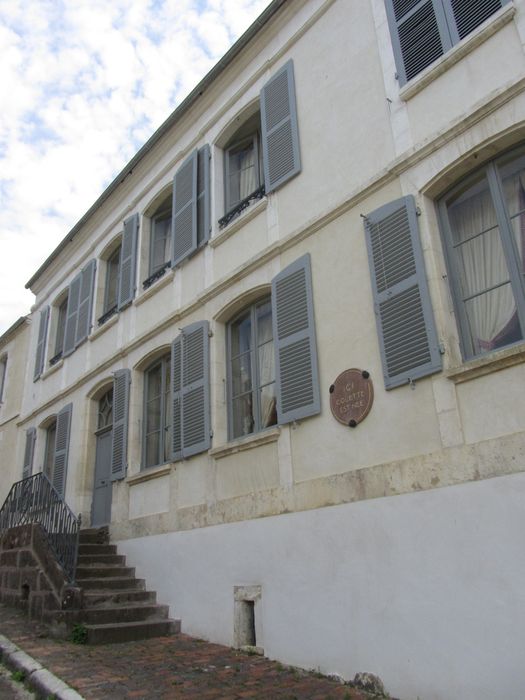 Maison natale de Colette : Façade sur rue, vue partielle