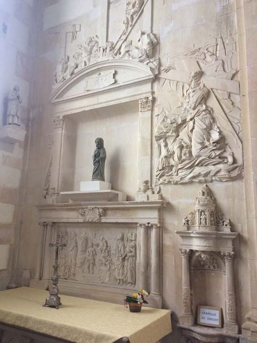 retable, 2 bas-reliefs : Le Baptême du Christ, La Crucifixion - © Ministère de la Culture (France), Direction régionale des affaires culturelles de Bourgogne-Franche-Comté, tous droits réservés