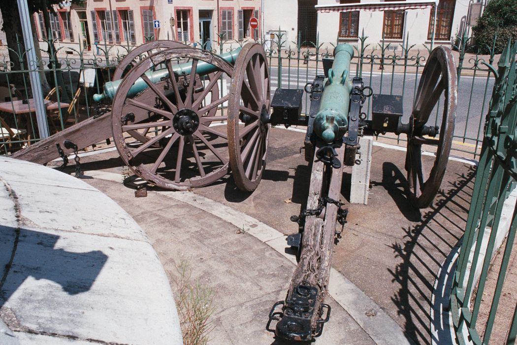 canons dits L'Embuscade et Le Désastre - © Ministère de la Culture (France), Direction Régionale des Affaires Culturelles de Bourgogne-Franche-Comté – Tous droits réservés