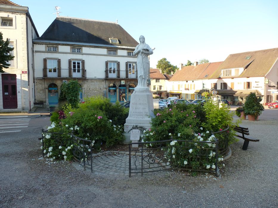 vue générale du monument dans son environnement