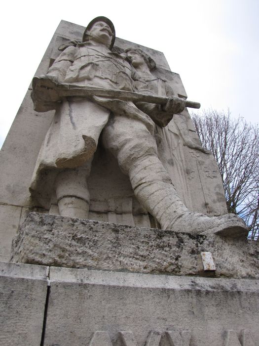 vue partielle du monument