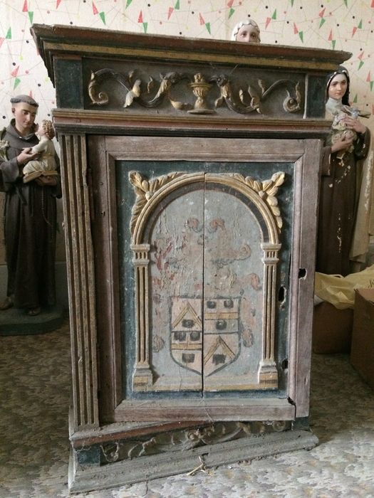 Tabernacle ou armoire ?