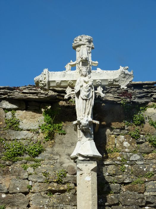 vue partielle de la croix