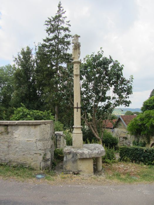 vue générale de la croix