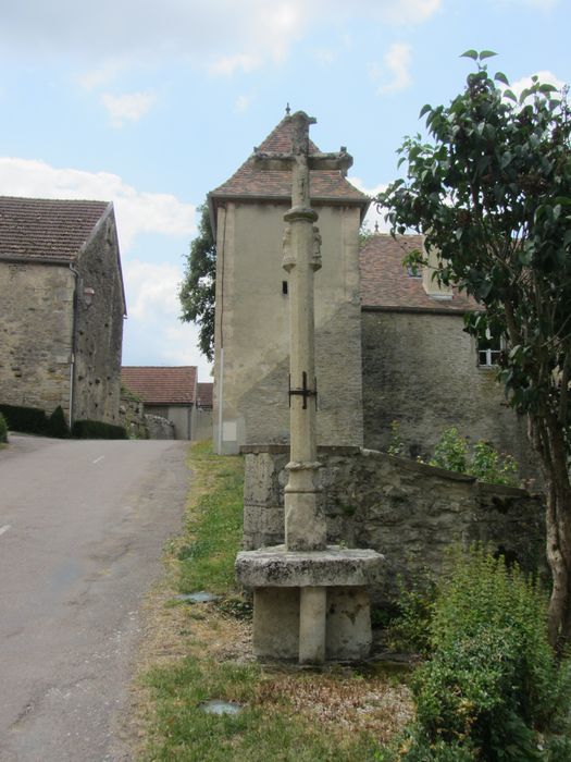 vue générale de la croix