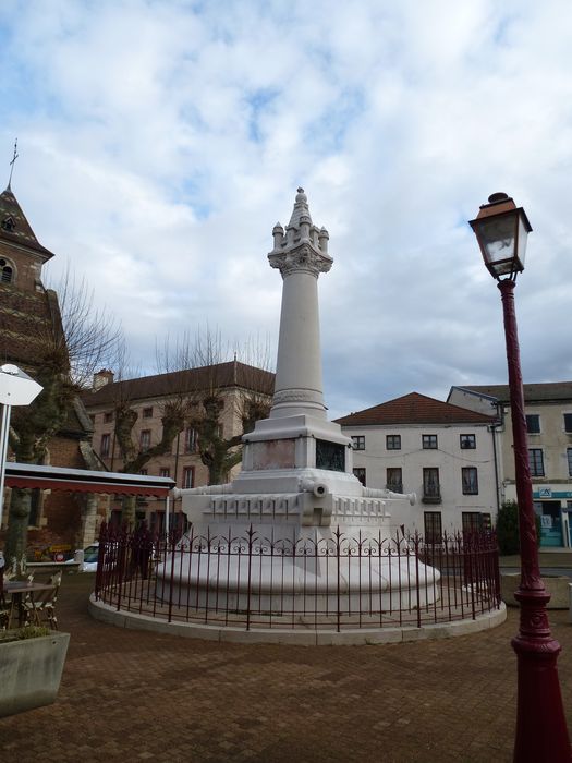 vue générale du monument dans son environnement