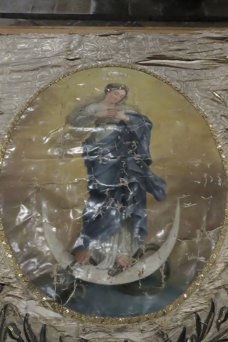 Bannière de procession : Immaculée Conception, saint Jean l'évangéliste - Vue partielle face Immaculée Conception