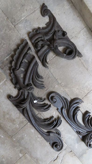 Fragments de décor de retable - Vue partielle