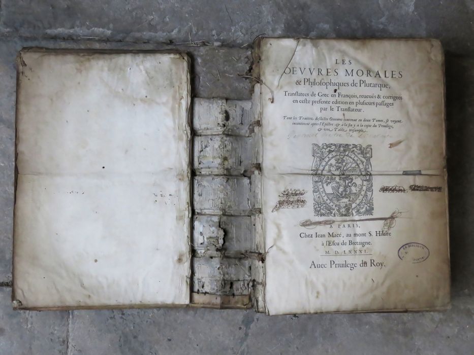 Livre : Les Oeuvres morales et philosophiques de Plutarque - Vue générale : état de la reliure