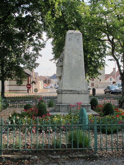 vue générale antérieure du monument