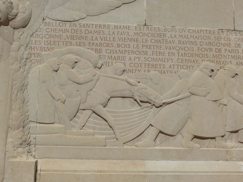 vue partielle des bas-reliefs