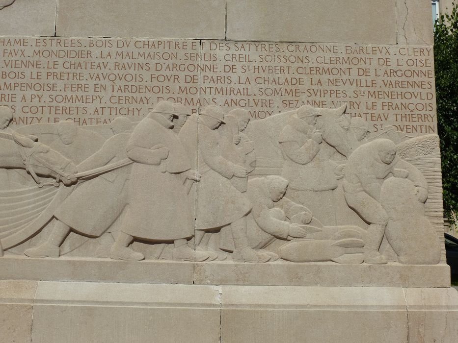 vue partielle des bas-reliefs