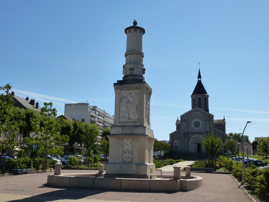 vue générale du monument dans son environnement