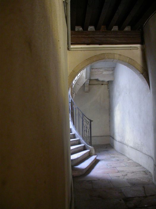 vestibule menant à la cour intérieure, vue partielle